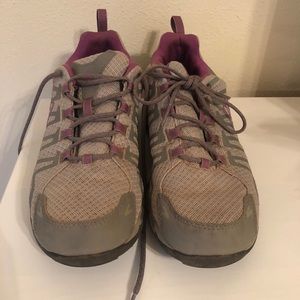 COLUMBIA hiking shoes